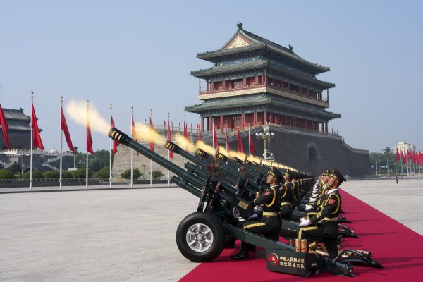 倍加网配资 展国之威仪 铸军之荣耀！走近阅兵场上的仪仗兵